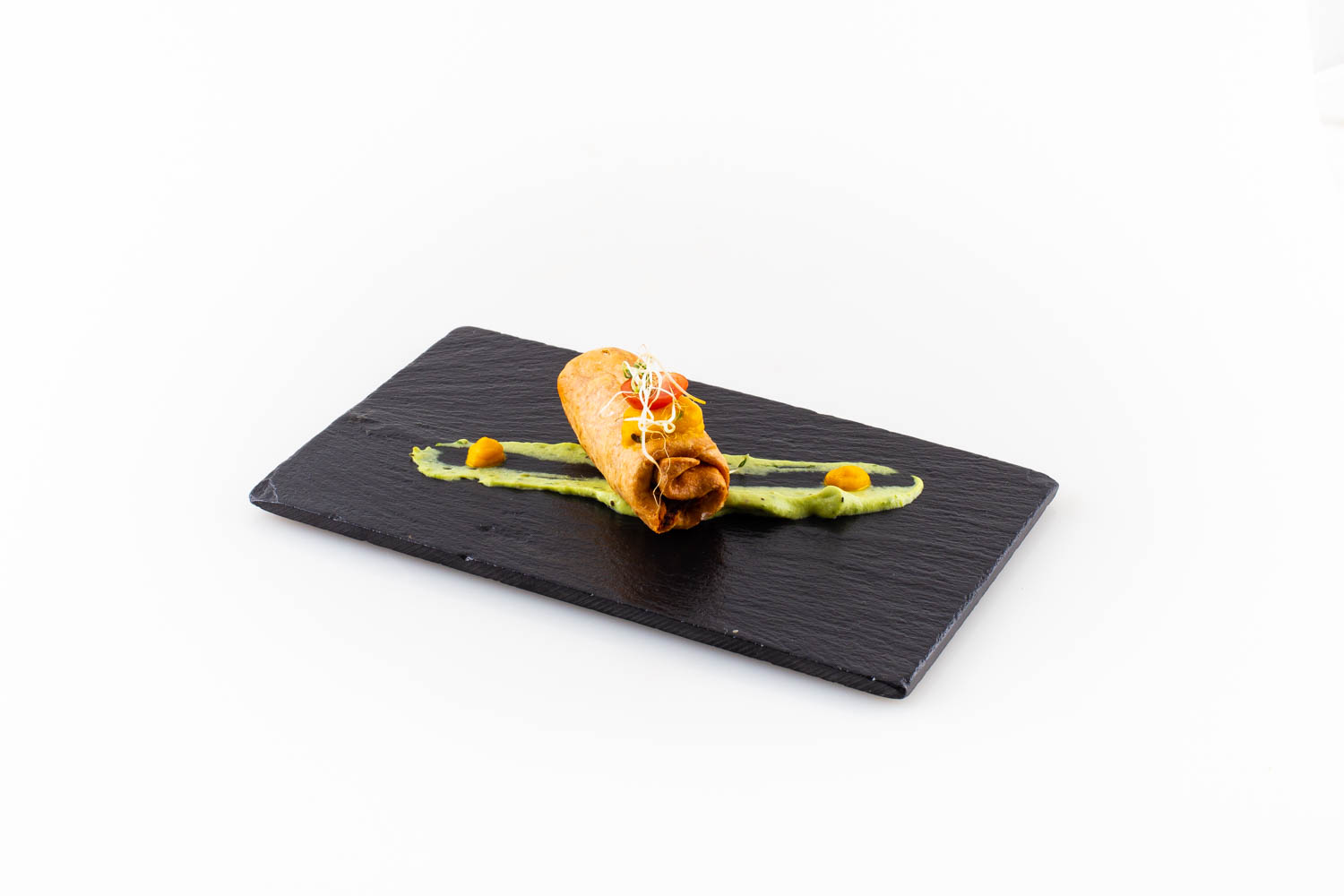 Burrito con pollo adobado